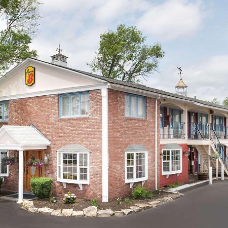 Super 8 By Wyndham Sturbridge Hotell Exteriör bild