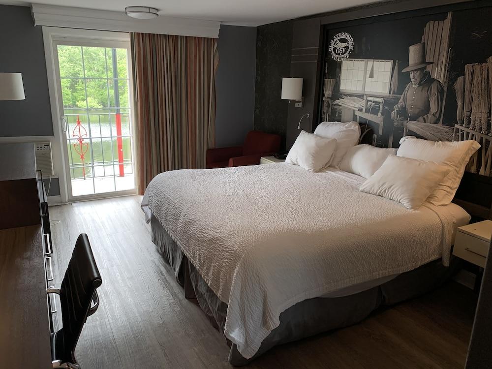 Super 8 By Wyndham Sturbridge Hotell Exteriör bild