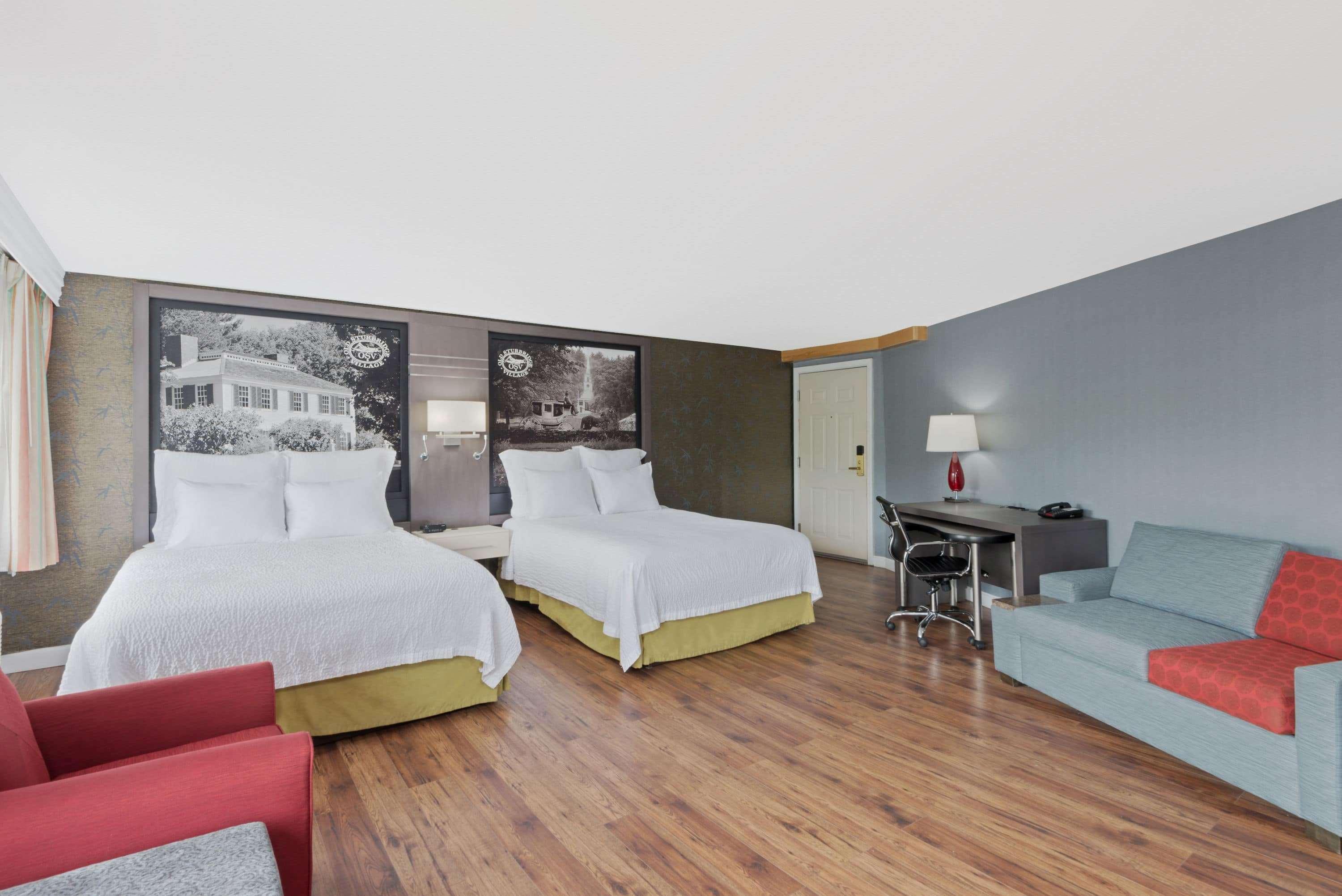 Super 8 By Wyndham Sturbridge Hotell Exteriör bild